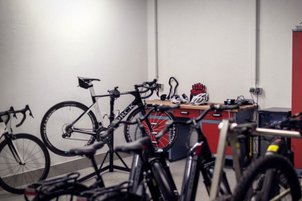 Rennrad-Keller & Werkstatt im Apparthotel in Eben im Pongau